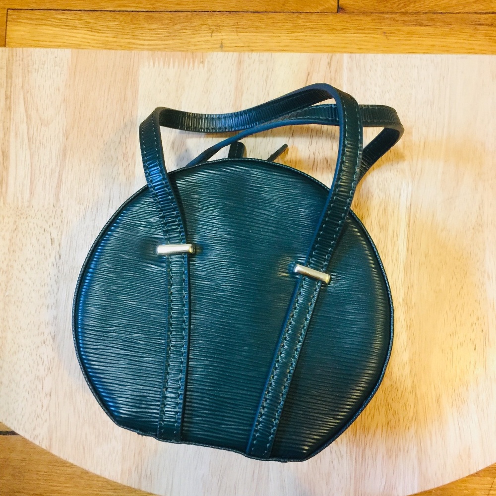 🥑🥑🥑Vintage 90’s emerald green round mini bag